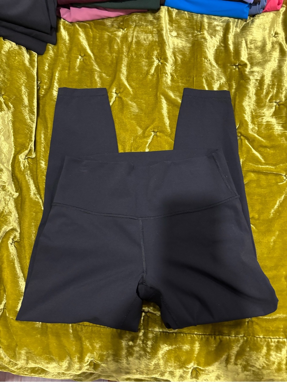 Wunder Under high rise crop 23” full-on Luxtreme